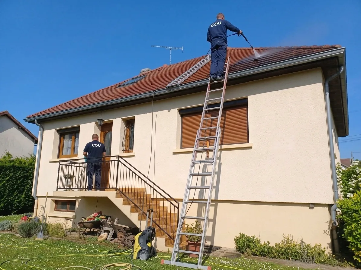 Démoussage de toiture à Moissy-Cramayel